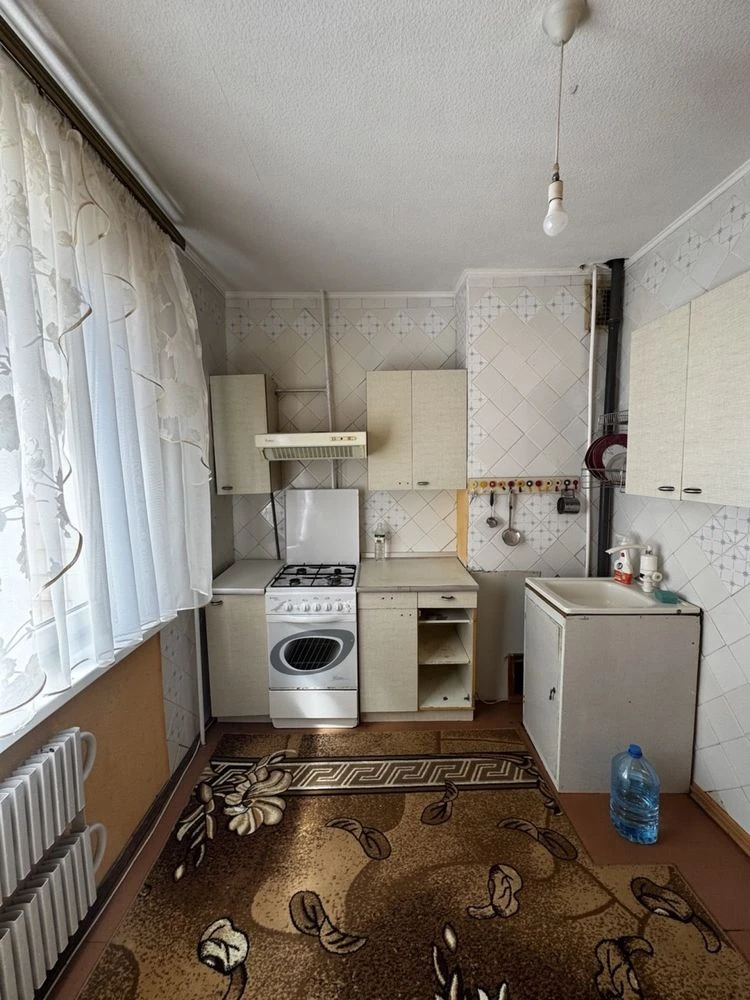Продається 3-кімнатна квартира з холом і чудовим плануванням