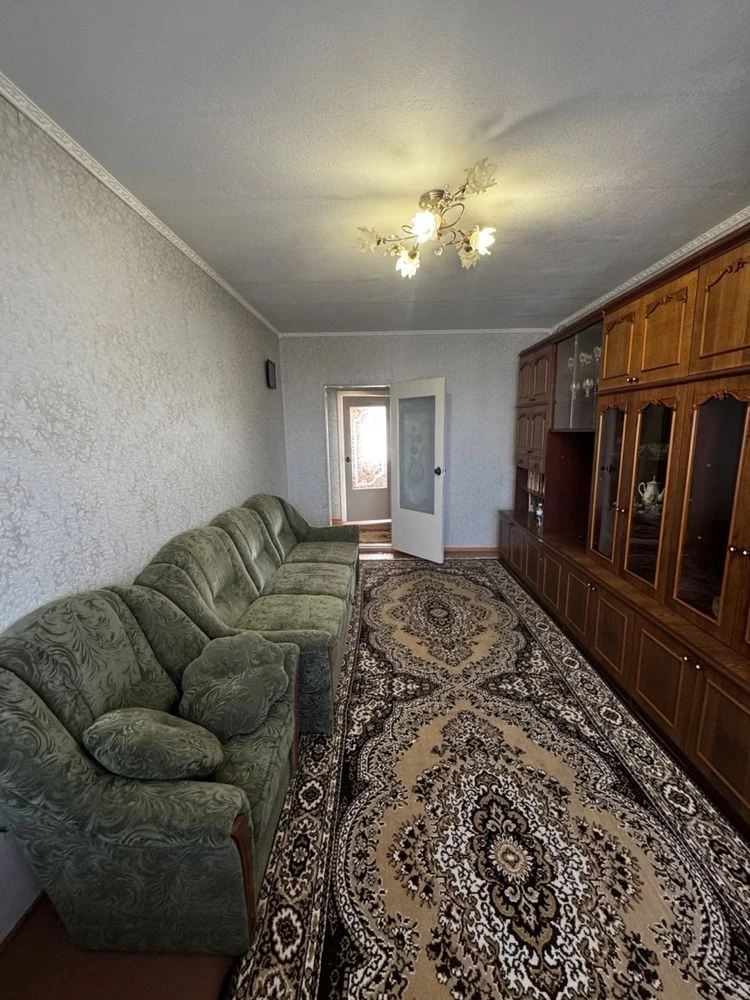 Продається 3-кімнатна квартира з холом і чудовим плануванням