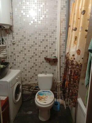 Продаётся двух комнатная квартира Саксаганский район шахта р