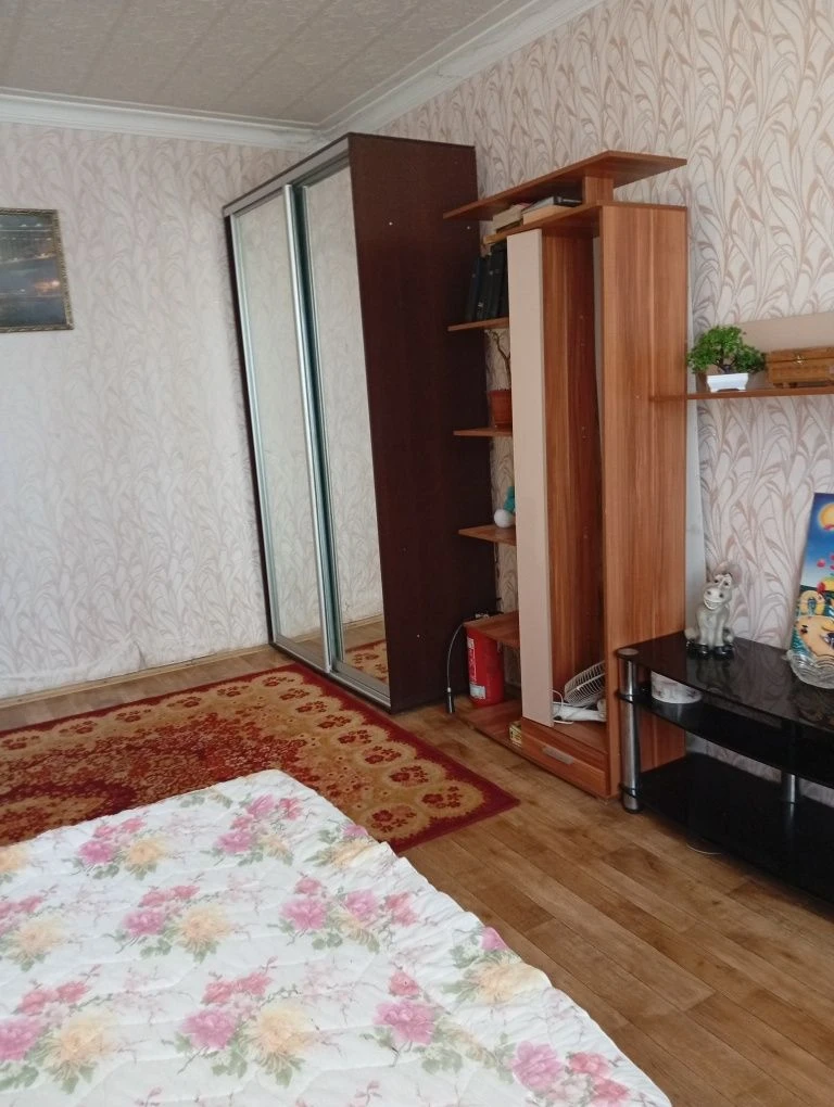 Продаётся двух комнатная квартира Саксаганский район шахта р