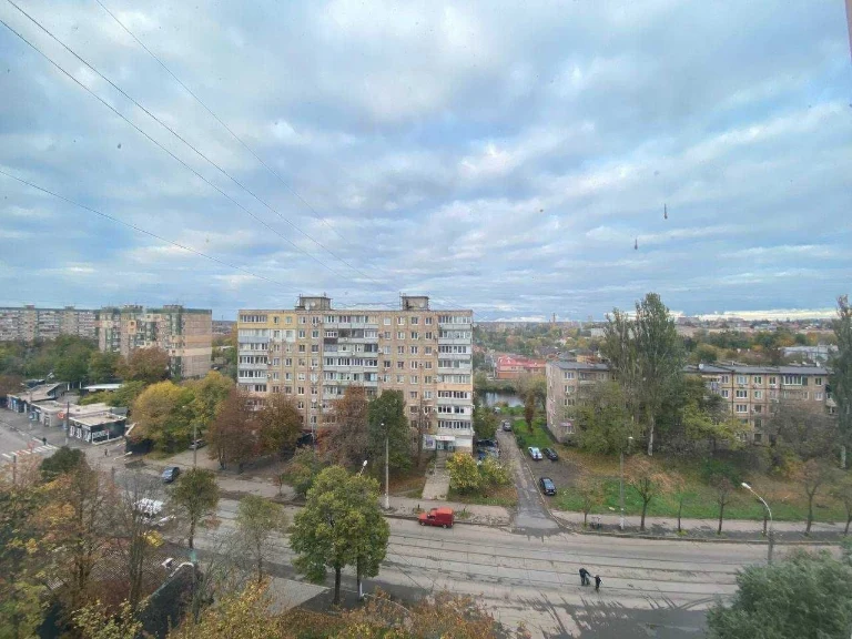 Трехкомнатная квартира рядом с парком, ул. Свято-Николаевска