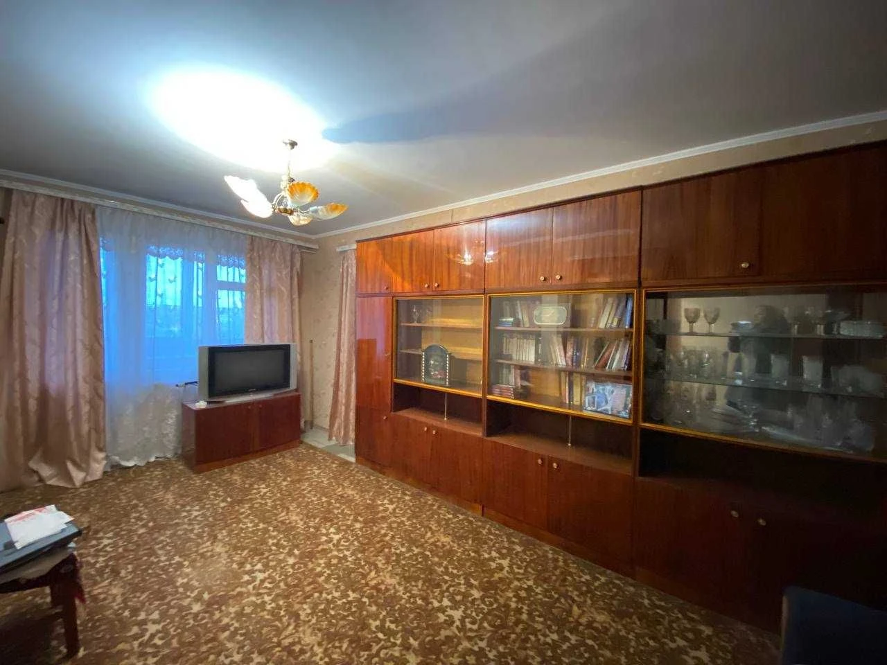 Трехкомнатная квартира рядом с парком, ул. Свято-Николаевска