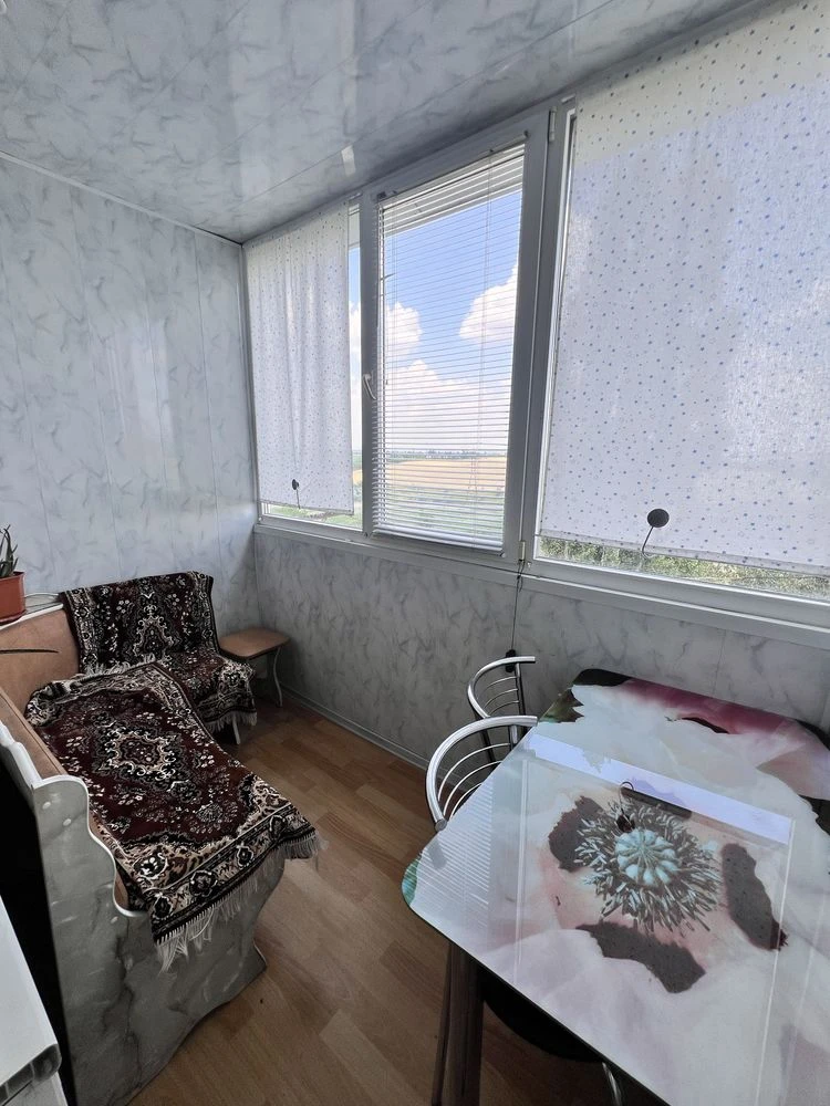 Продажа 3-комнатной квартиры, ул. Чарівна, 8/9 этаж