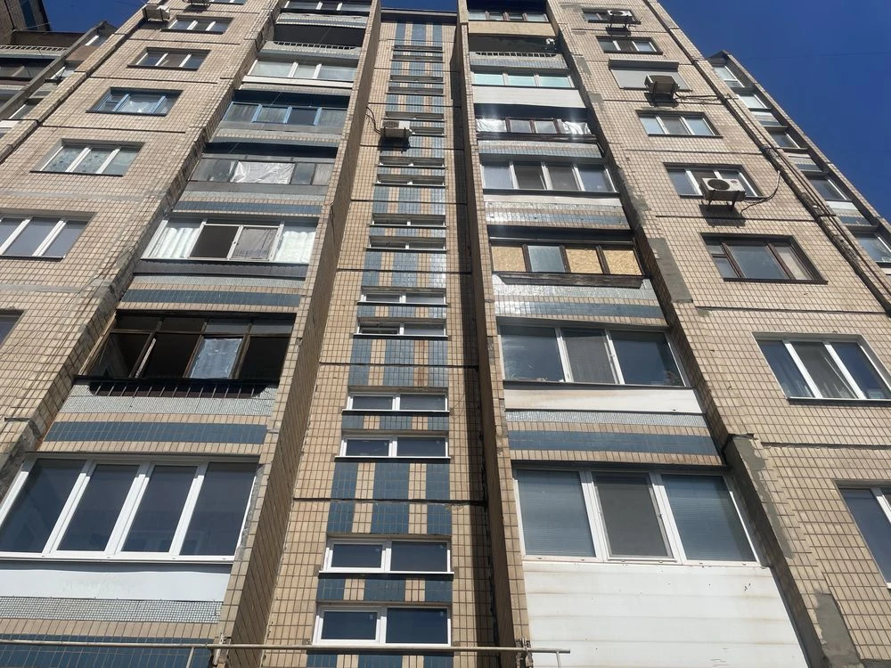 ул. Кривбассовская 56 продажа Большой квартиры с АГО - четыр