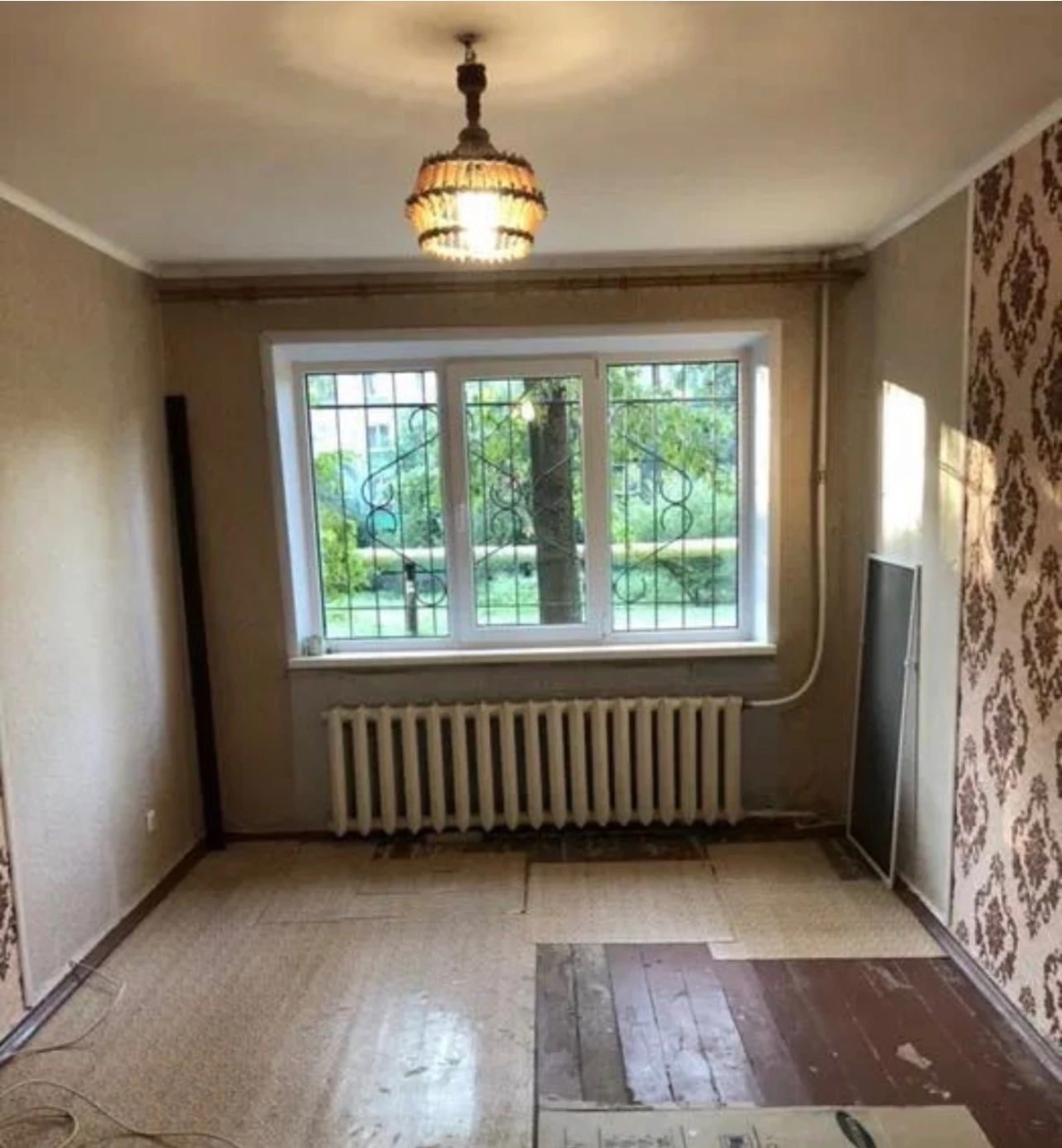 For Sale: 2-bedroom apartment on Pavlo Glazovy Street