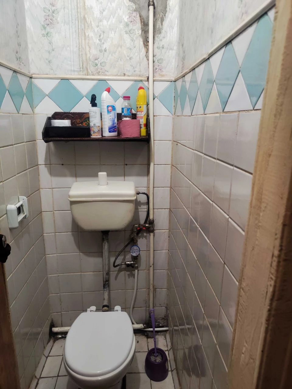 Sale of a 3-room "Stalinka" apartment in Quarter 96