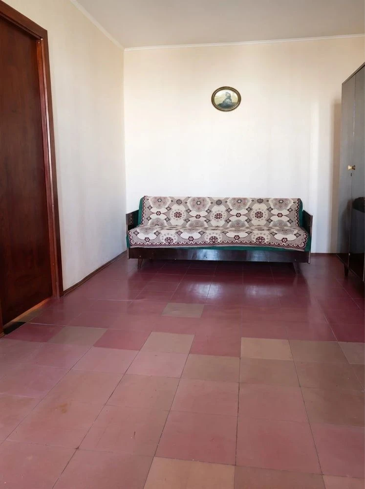 Sale of a 2-room apartment on Mykola Sviatalys' Street, "Youth" stop