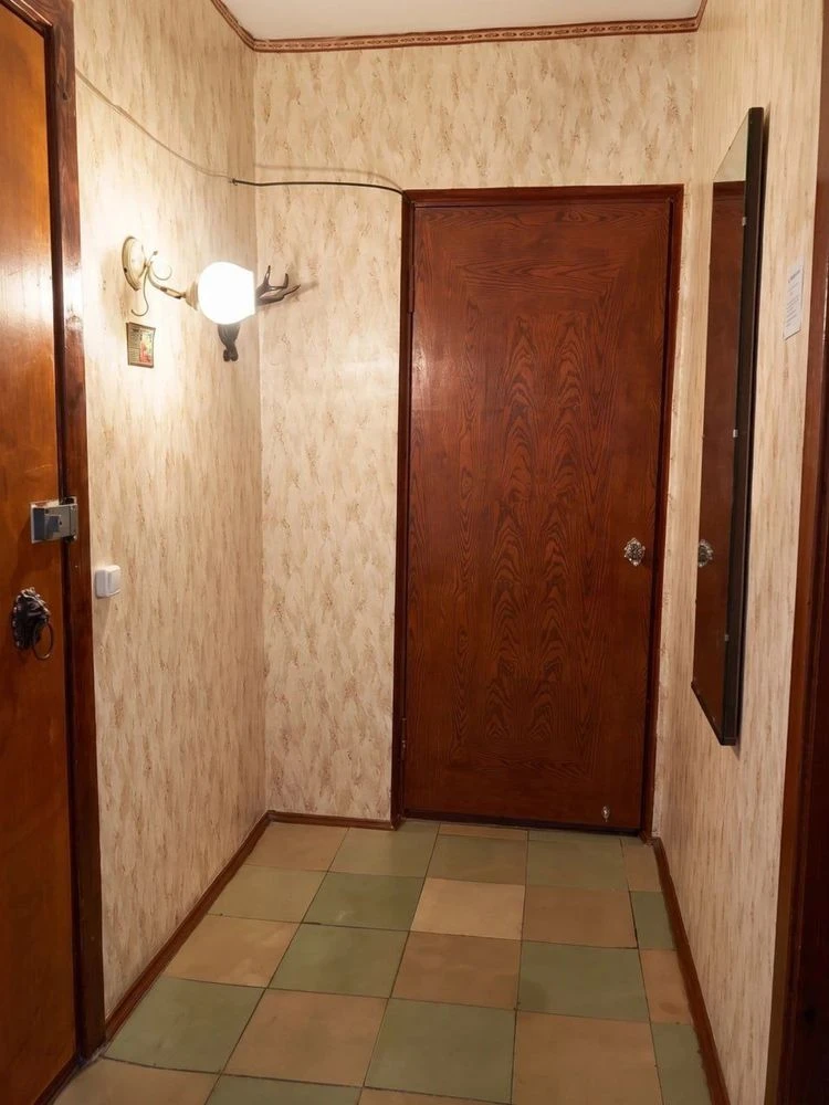 Sale of a 2-room apartment on Mykola Sviatalys' Street, "Youth" stop