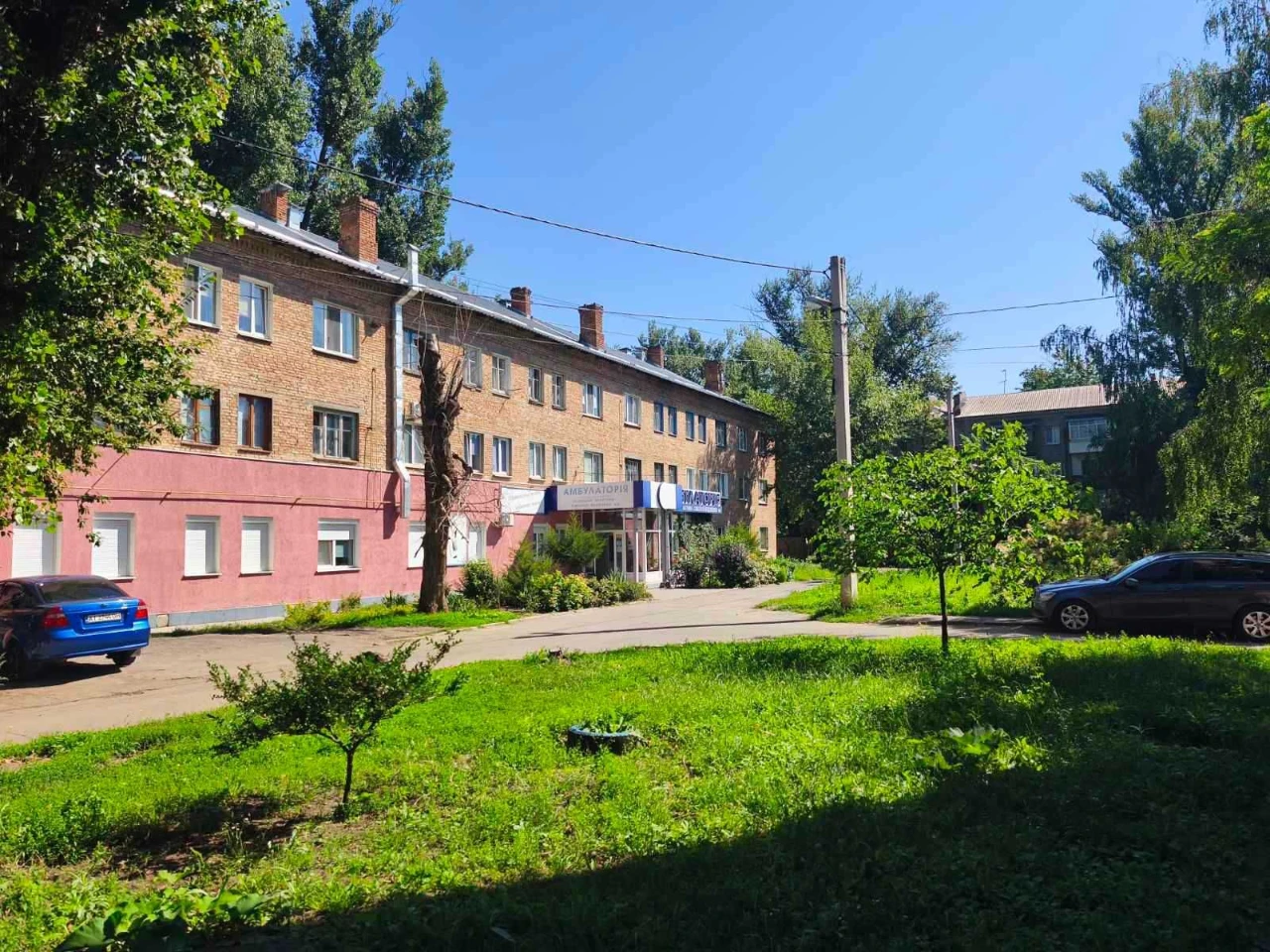 3-кімнатна квартира з меблями. Можна одразу заселятися!