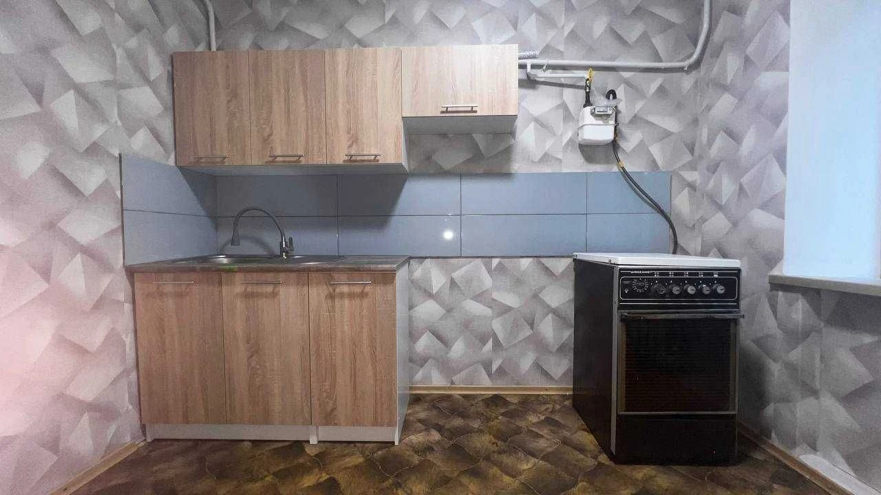 For Sale: Two-Bedroom Apartment on Druzhbi Street