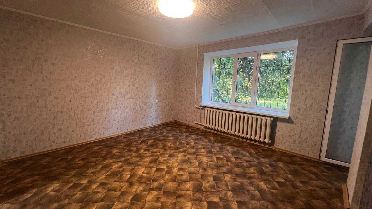 For Sale: Two-Bedroom Apartment on Druzhbi Street