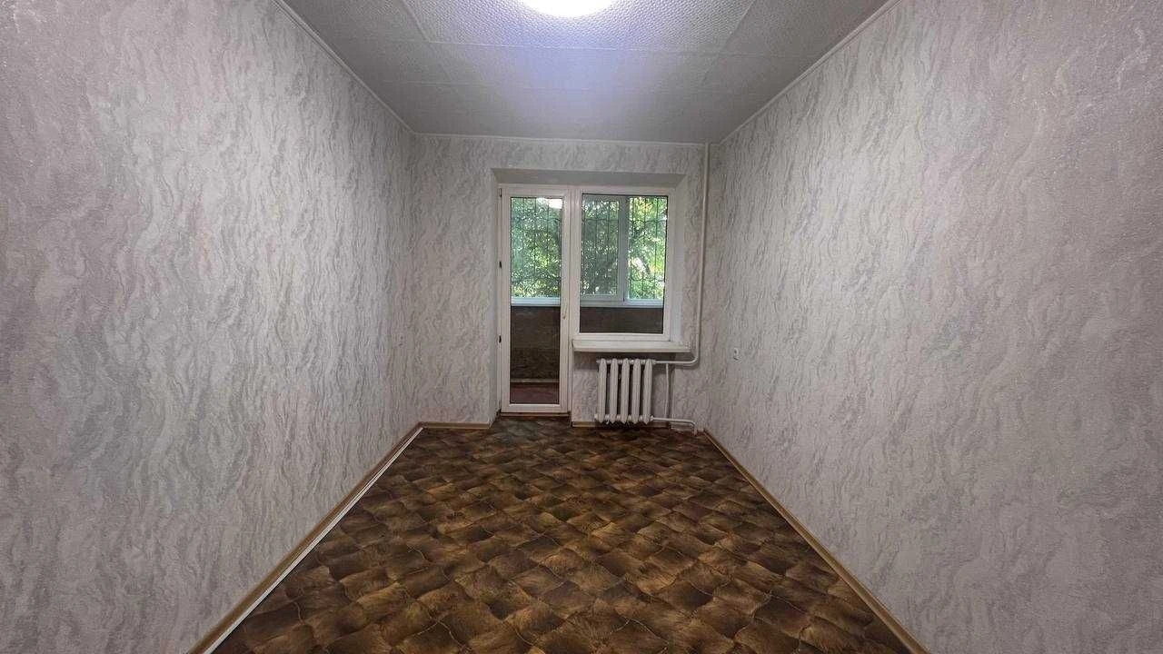 For Sale: Two-Bedroom Apartment on Druzhbi Street