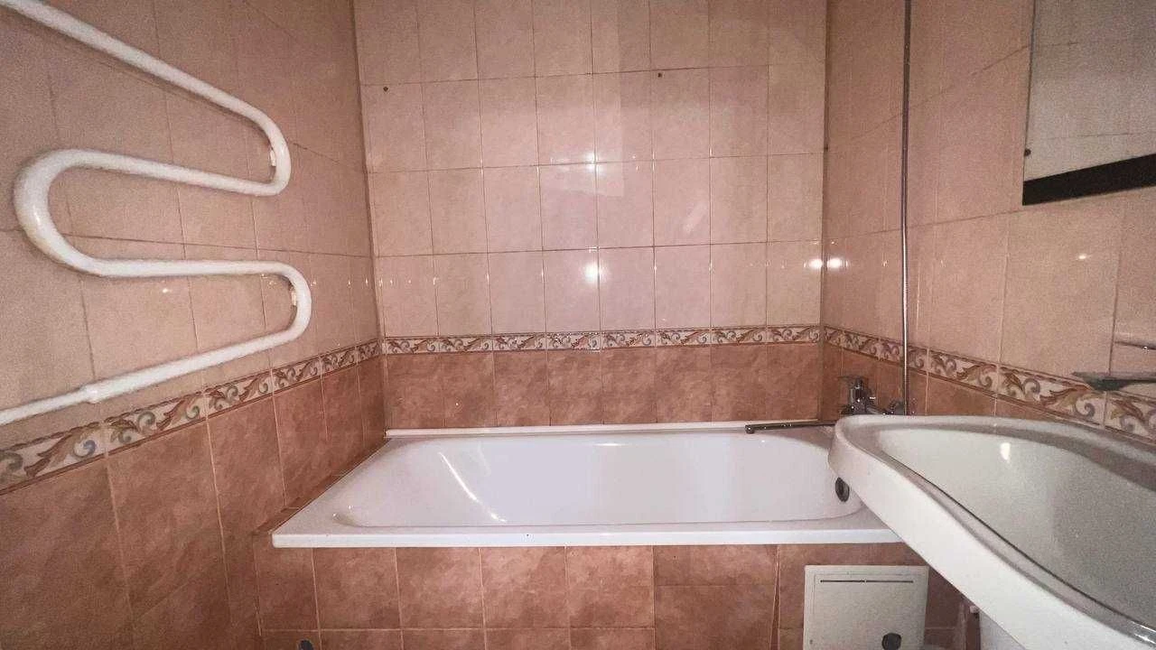 For Sale: Two-Bedroom Apartment on Druzhbi Street