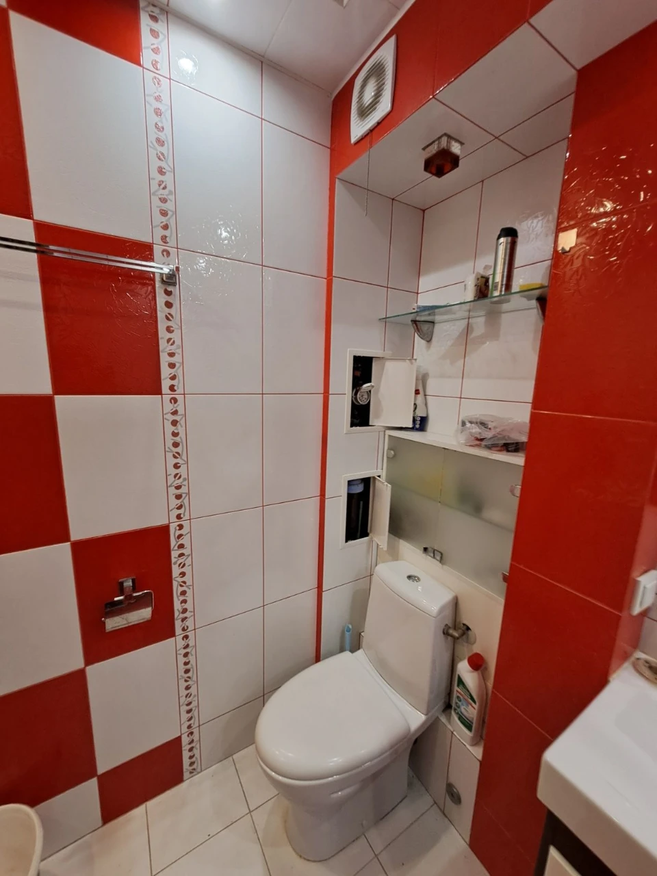 Продаж: Відновлене 3-кімнатна квартира в центрі міста