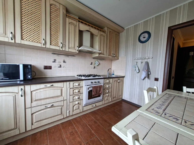 For sale, warm and sunny 2-bedroom apartment with renovation, m