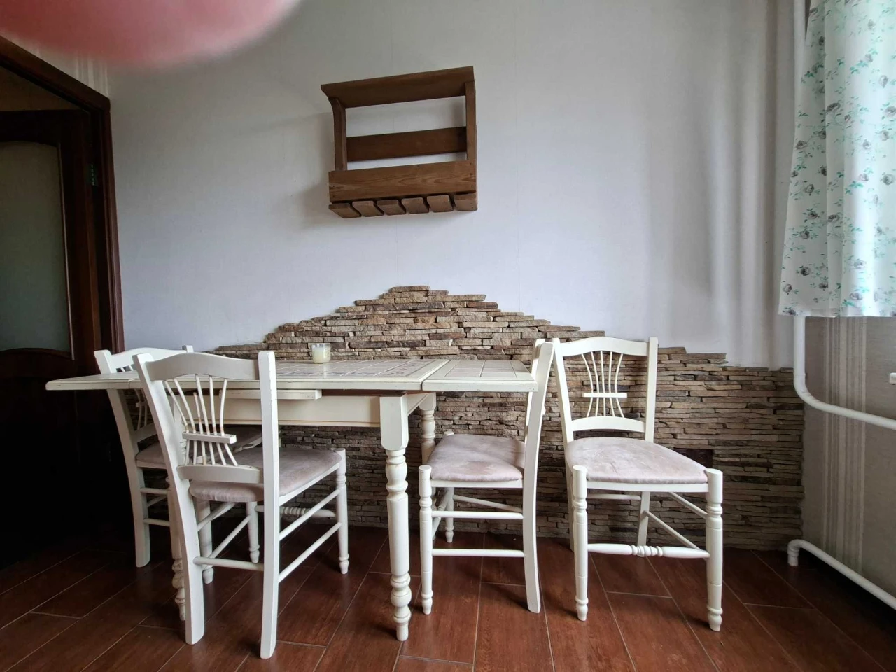 Продається тепла та світла 2-кімнатна квартира з ремонтом