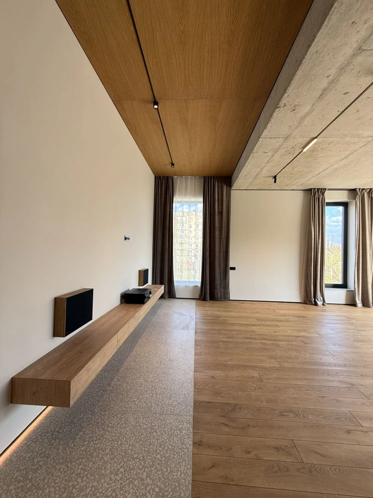 Selling a 3-room apartment renovated at Stepan Bandera 37