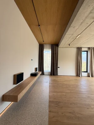 Selling a 3-room apartment renovated at Stepan Bandera 37
