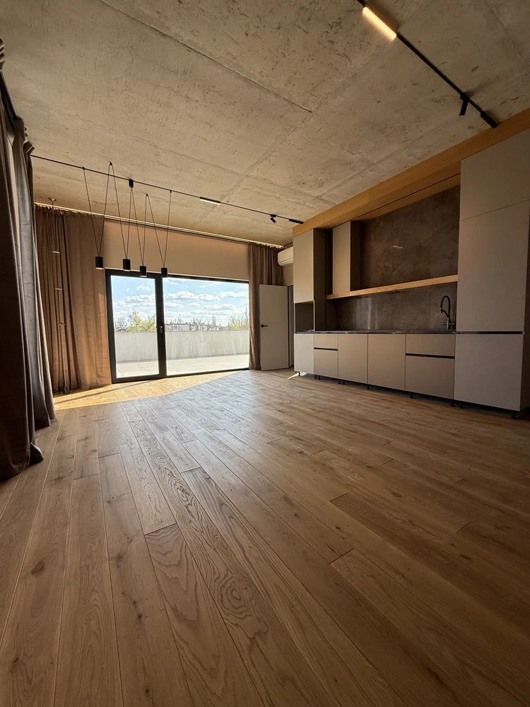 Selling a 3-room apartment renovated at Stepan Bandera 37