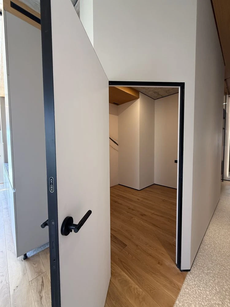 Selling a 3-room apartment renovated at Stepan Bandera 37