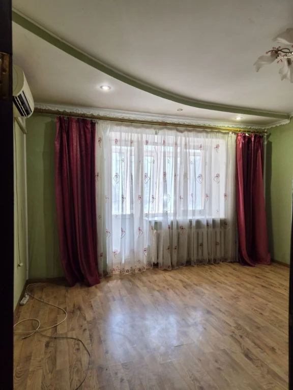 Продається 2-кімнатна квартира