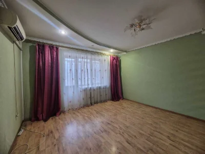 Продається 2-кімнатна квартира