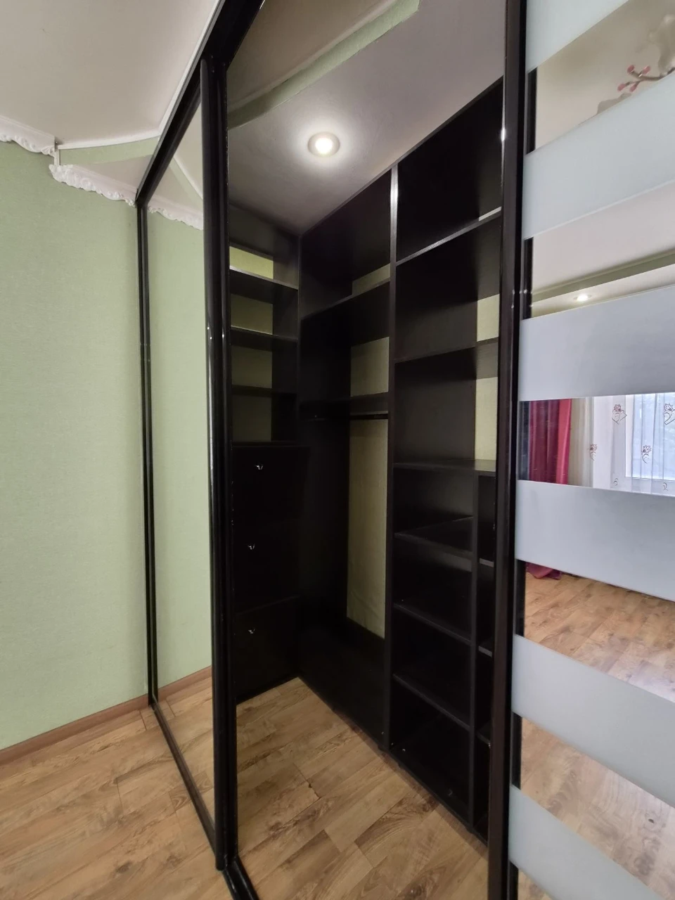 Продається 2-кімнатна квартира