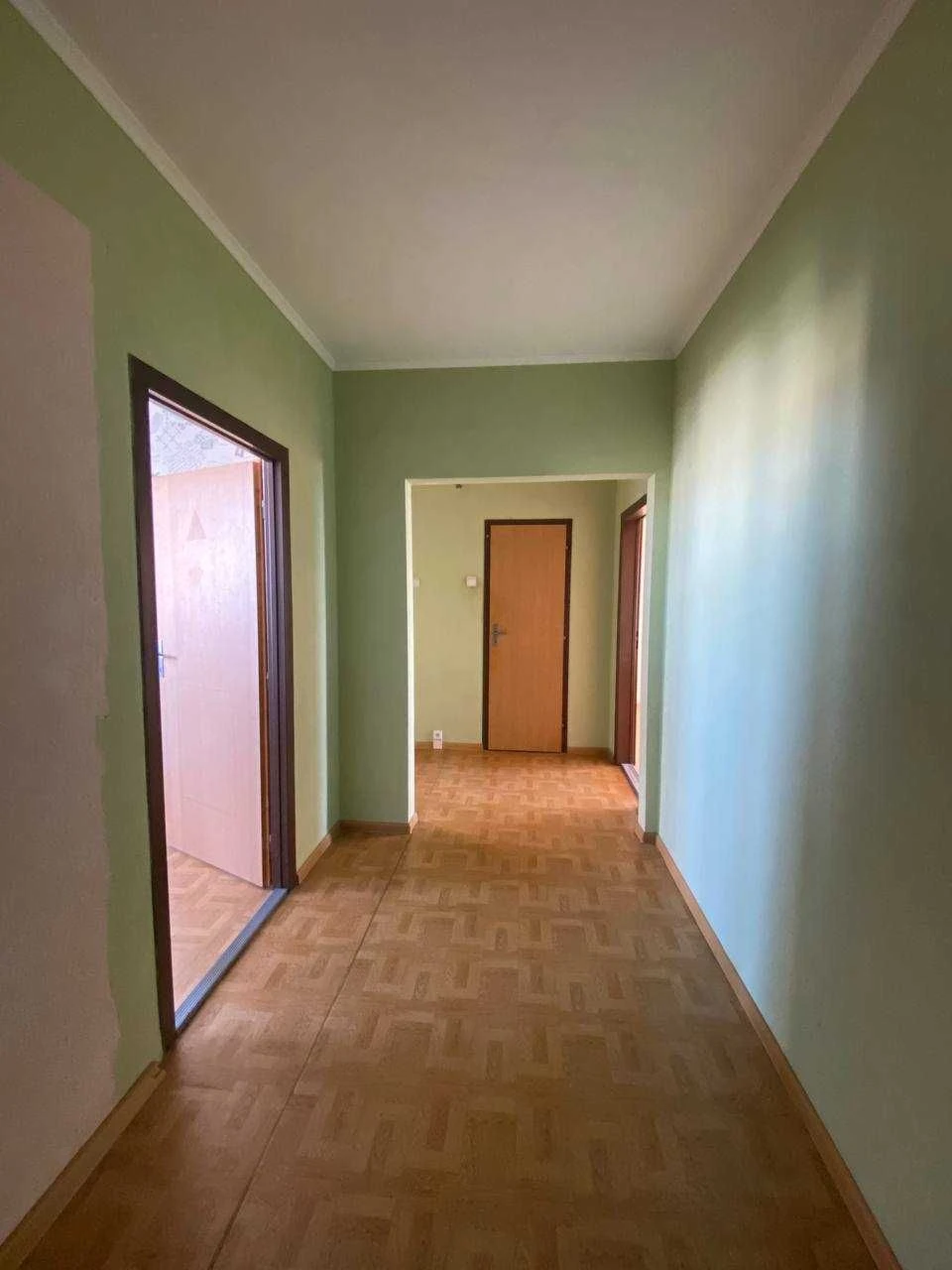 Продаётся двухкомнатная квартира на Макулане, Всебратское-2