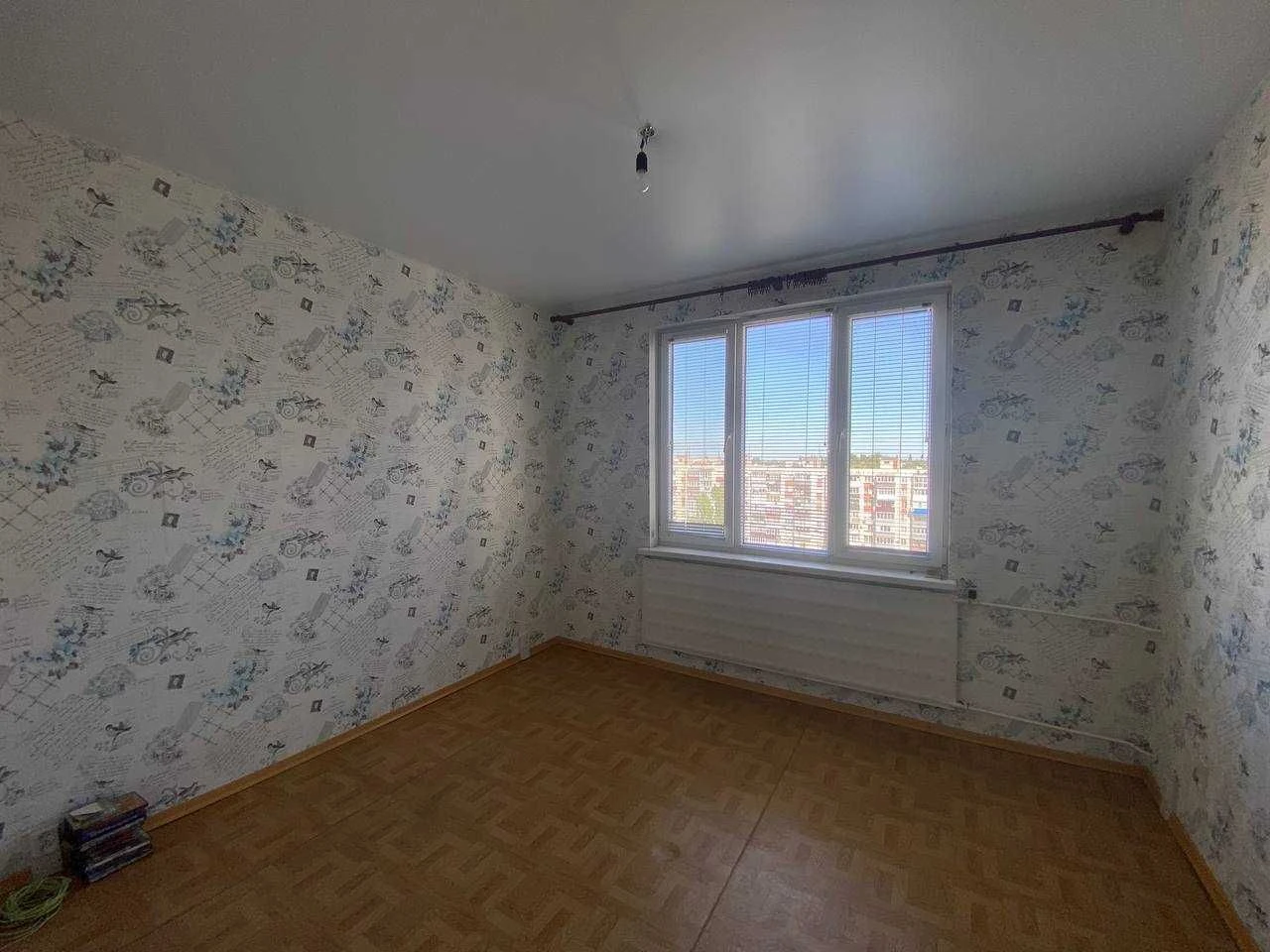 Продаётся двухкомнатная квартира на Макулане, Всебратское-2