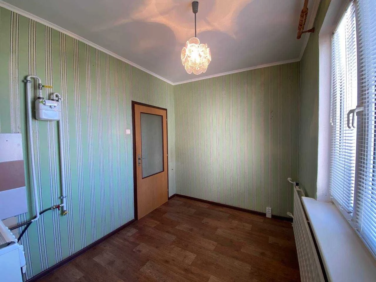 Продаётся двухкомнатная квартира на Макулане, Всебратское-2