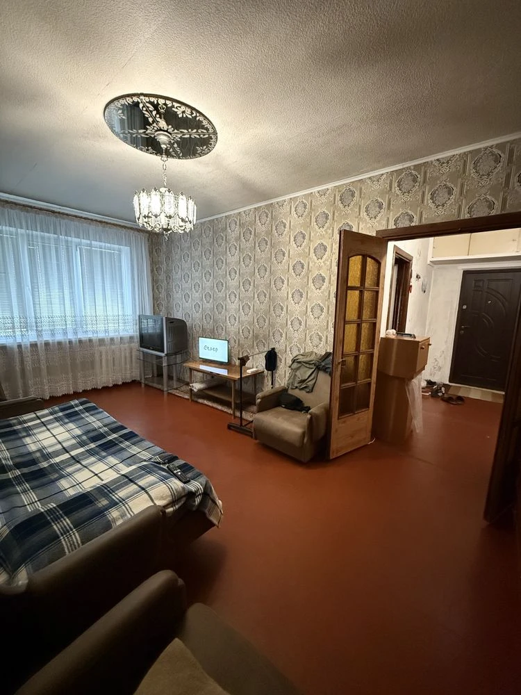 For sale spacious 4-bedroom apartment, Spasivska Street