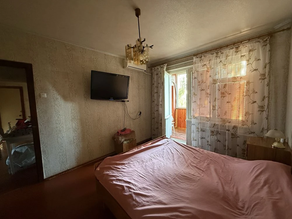 For sale spacious 4-bedroom apartment, Spasivska Street