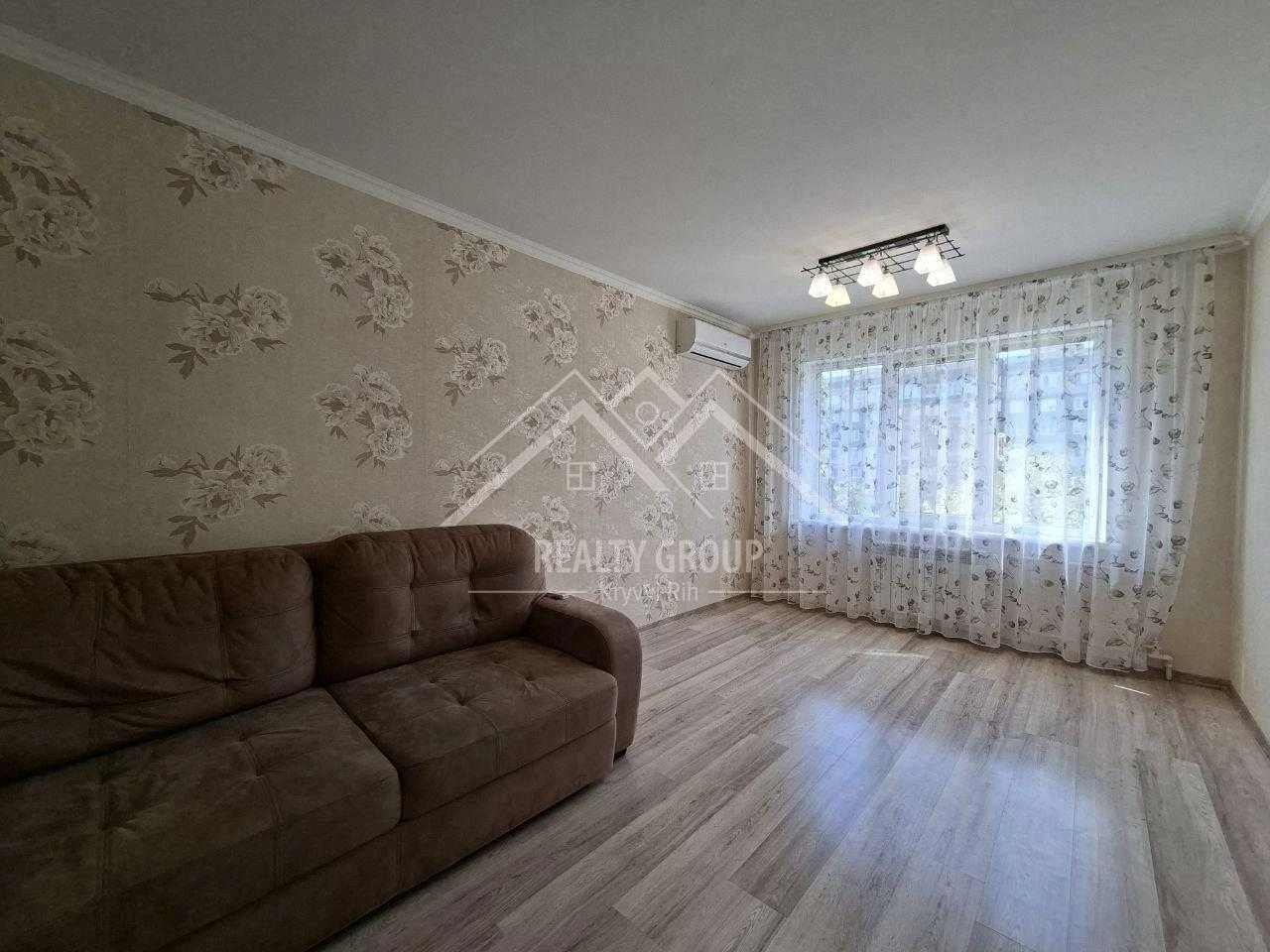 Продаж 3-кімнатній квартири в мікрорайоні Гірницький
