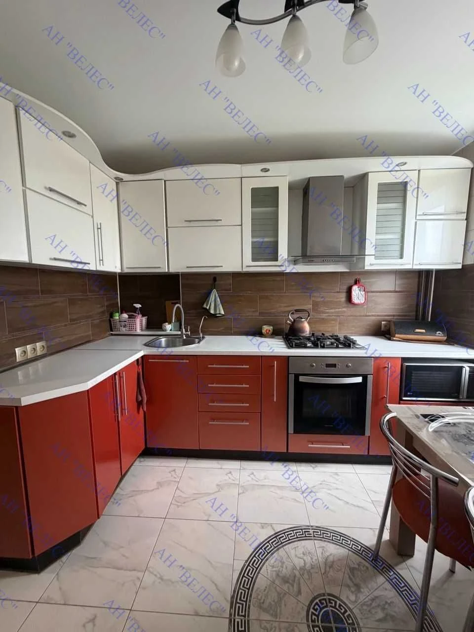 For Sale: 3-bedroom apartment in the 95th district
