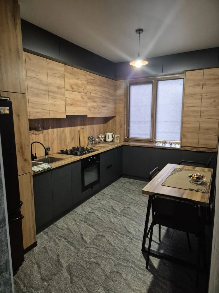 Apartment for Sale: Sunny 7, 3 rooms.