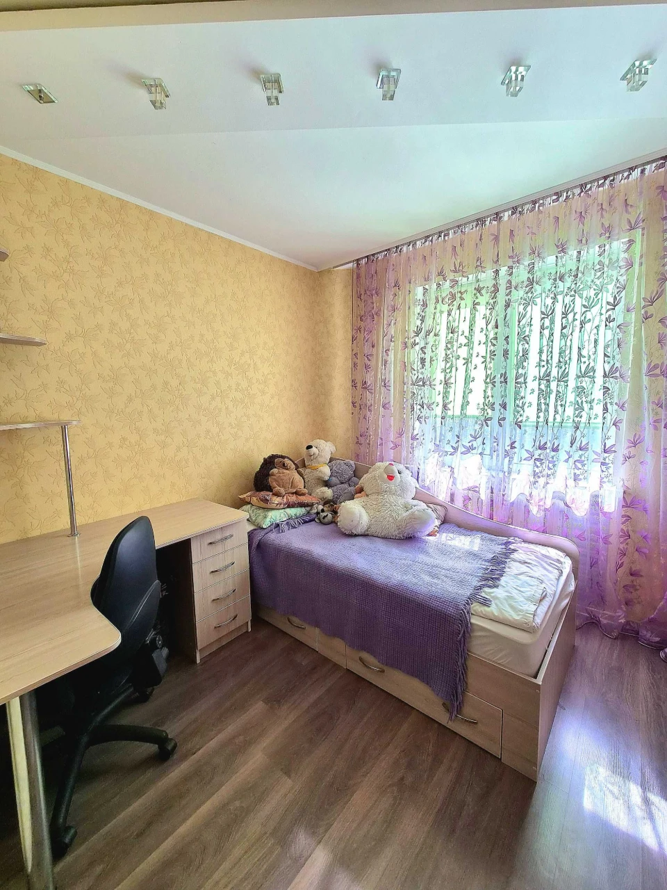 Sale of a 3-room apartment. Girnitsky