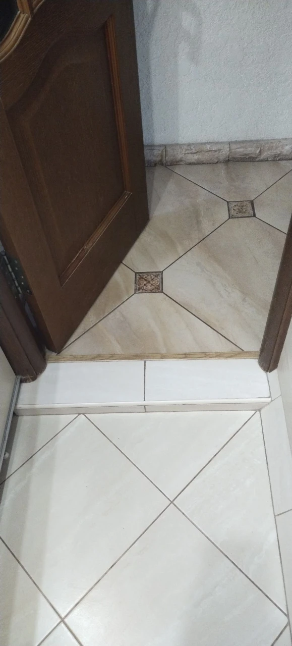 Two-room apartment, 2/5 floor. Central location