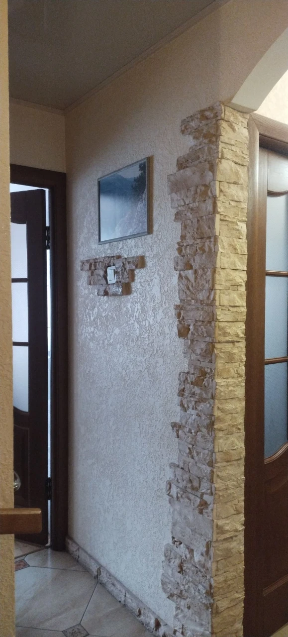 Two-room apartment, 2/5 floor. Central location