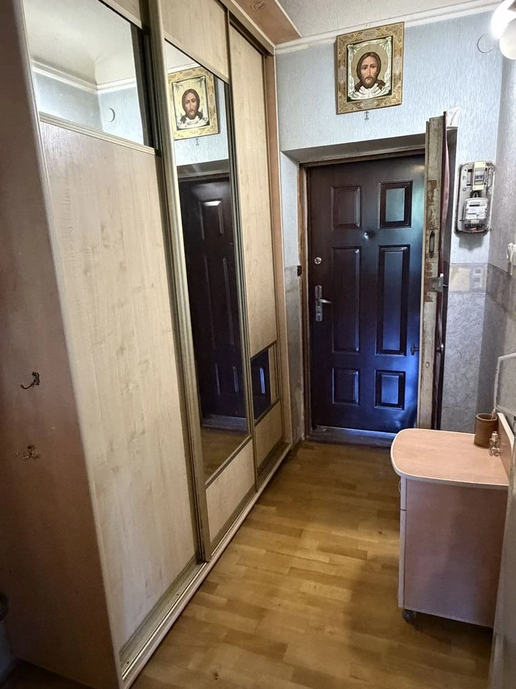 Продається 3-кімнатна квартира з автономним опаленням у Карачанах