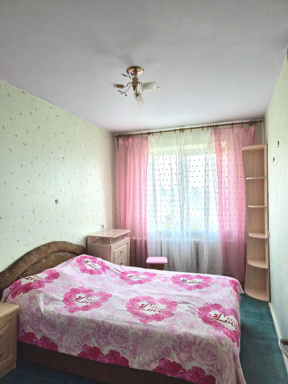 Продається 2-кімнатна квартира. Спасівська
