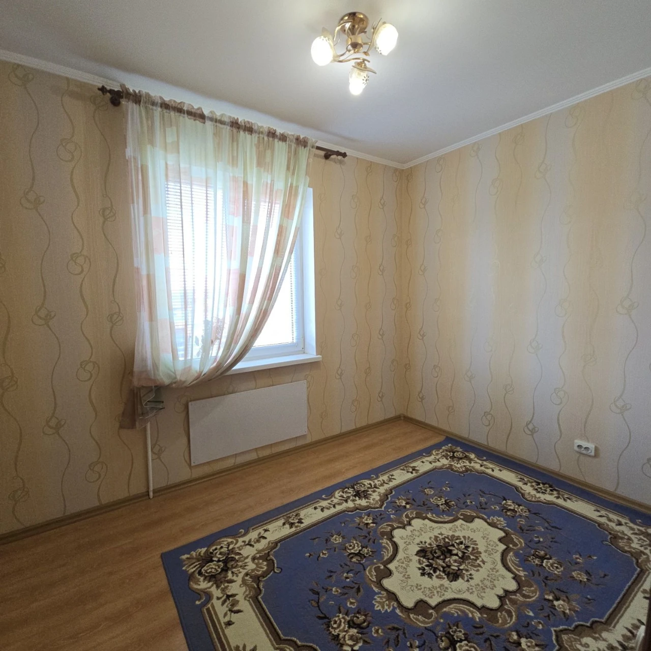 Об'єднаний простір на 5-му Зарічному: дві кімнати та одна