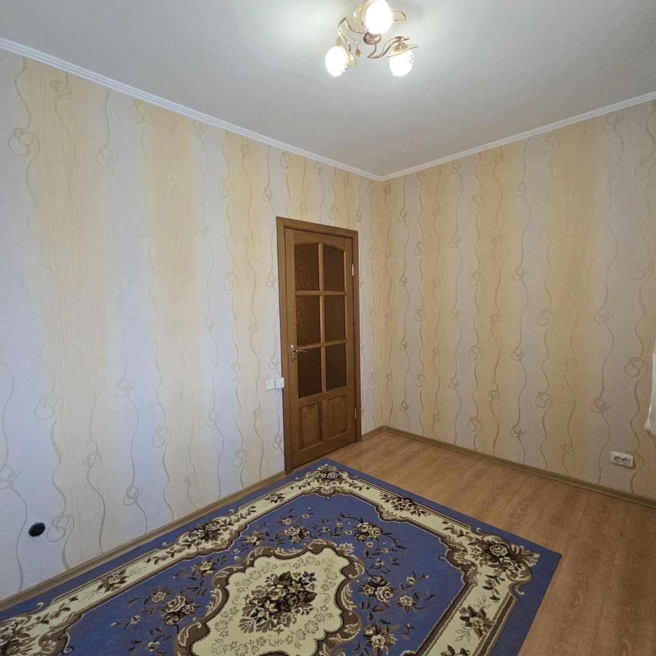 Об'єднаний простір на 5-му Зарічному: дві кімнати та одна
