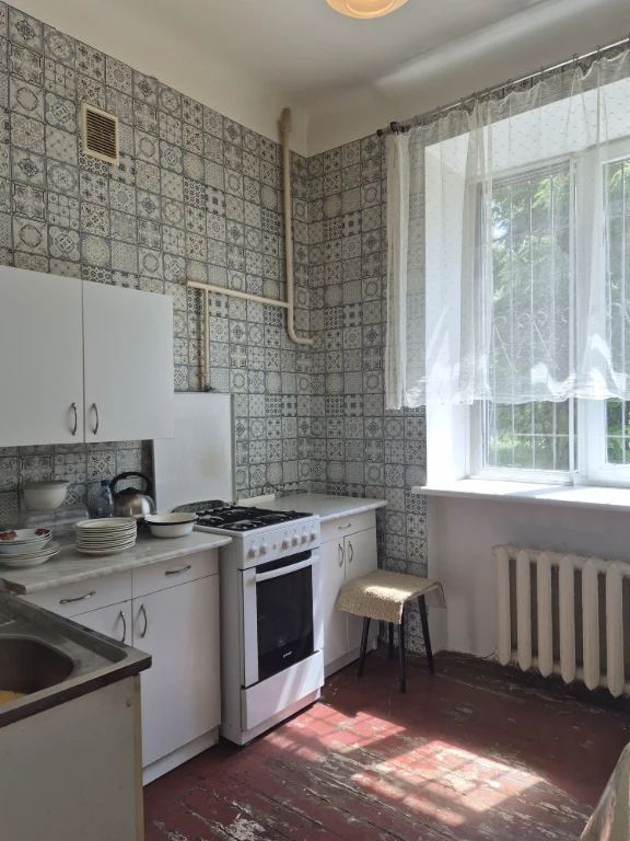 For Sale 2-room apartment on the 4th floor, street Southern 12, Yugok district
