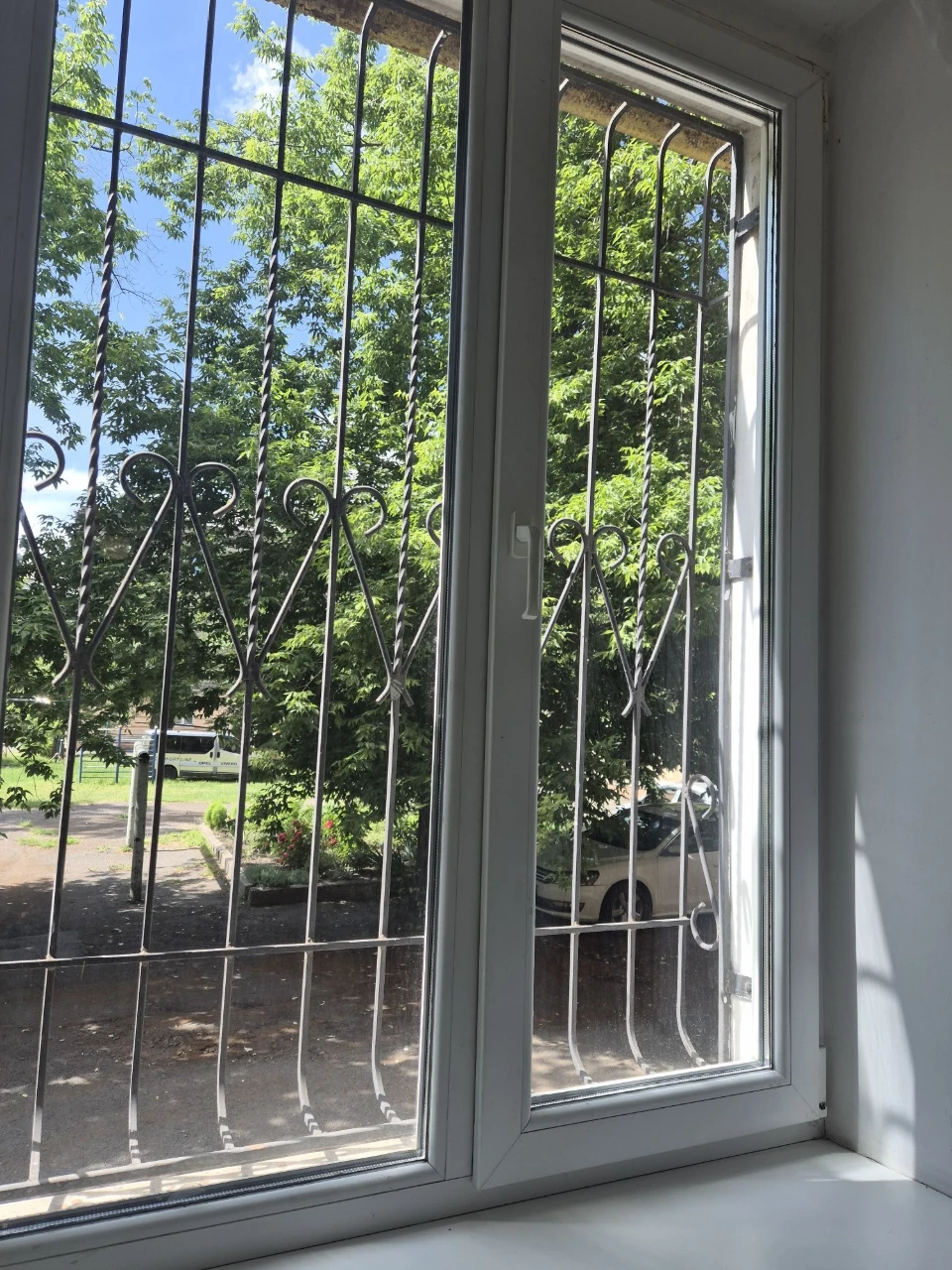 For Sale 2-room apartment on the 4th floor, street Southern 12, Yugok district