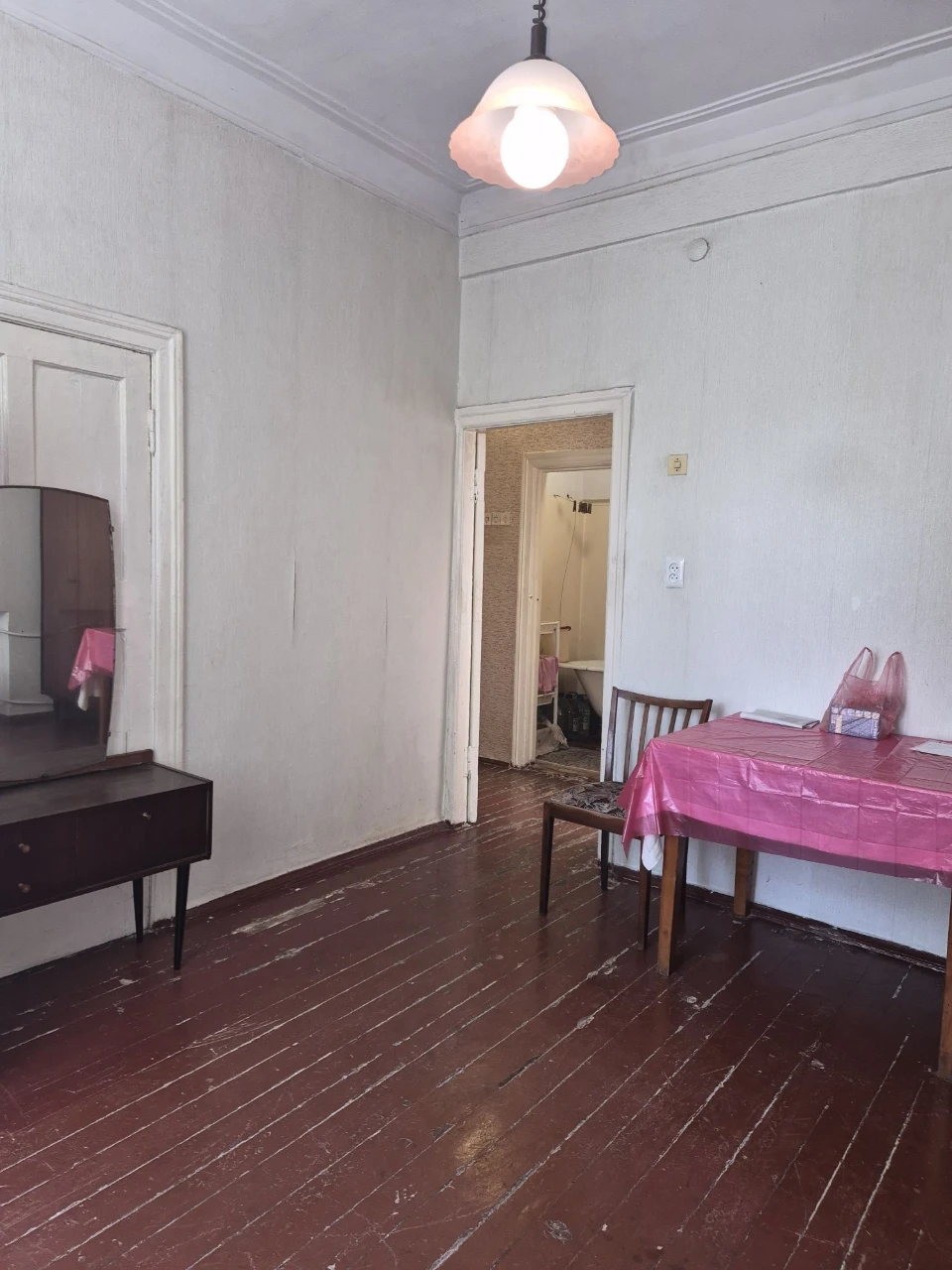 For Sale 2-room apartment on the 4th floor, street Southern 12, Yugok district