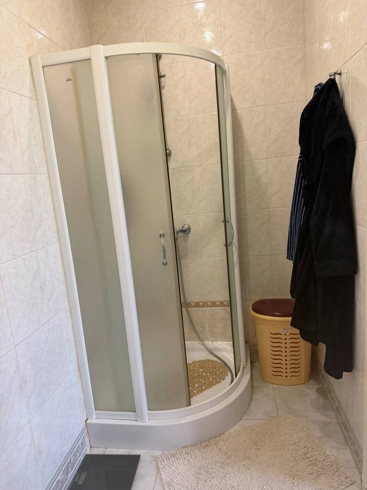 For Sale: 5-room apartment near Silpo