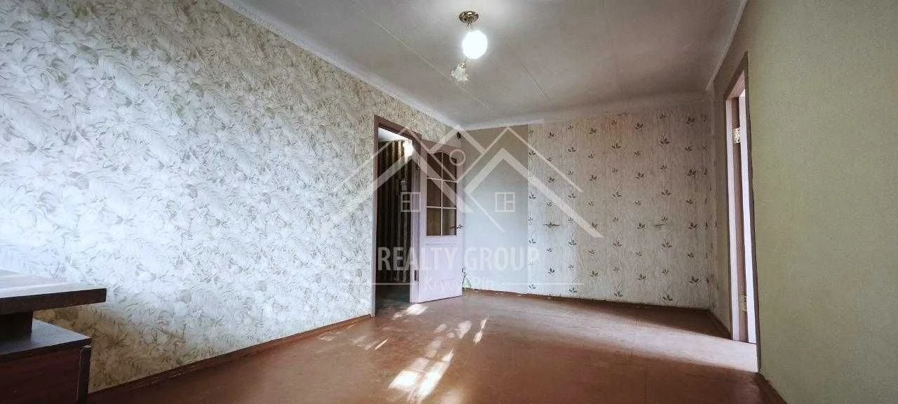 Продаж 2-кімнатній квартири в центрі міста, пр. Поштовий