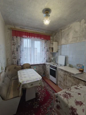 Продам 2 ком.квартиру на Восточном -1( возле " Абсолюта")