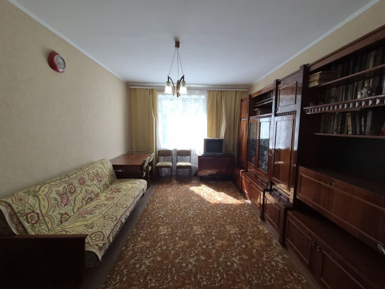 Продажа трехкомнатной квартиры. Сталинка. "Піонер".