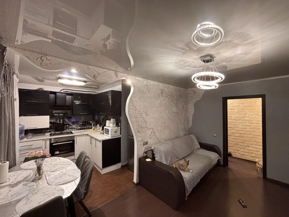 Selling a 3-bedroom apartment